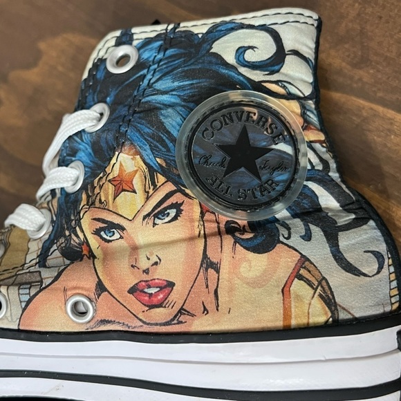 Converse Wonder Woman chick Taylor  high top shoes size 6 women 4 men DC comics - Picture 4 of 13